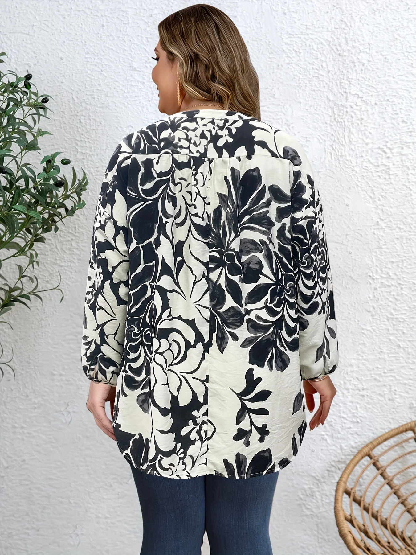 Plus Size Women's Black White Floral Print Top Round Neck Half Placket Long Sleeve Loose