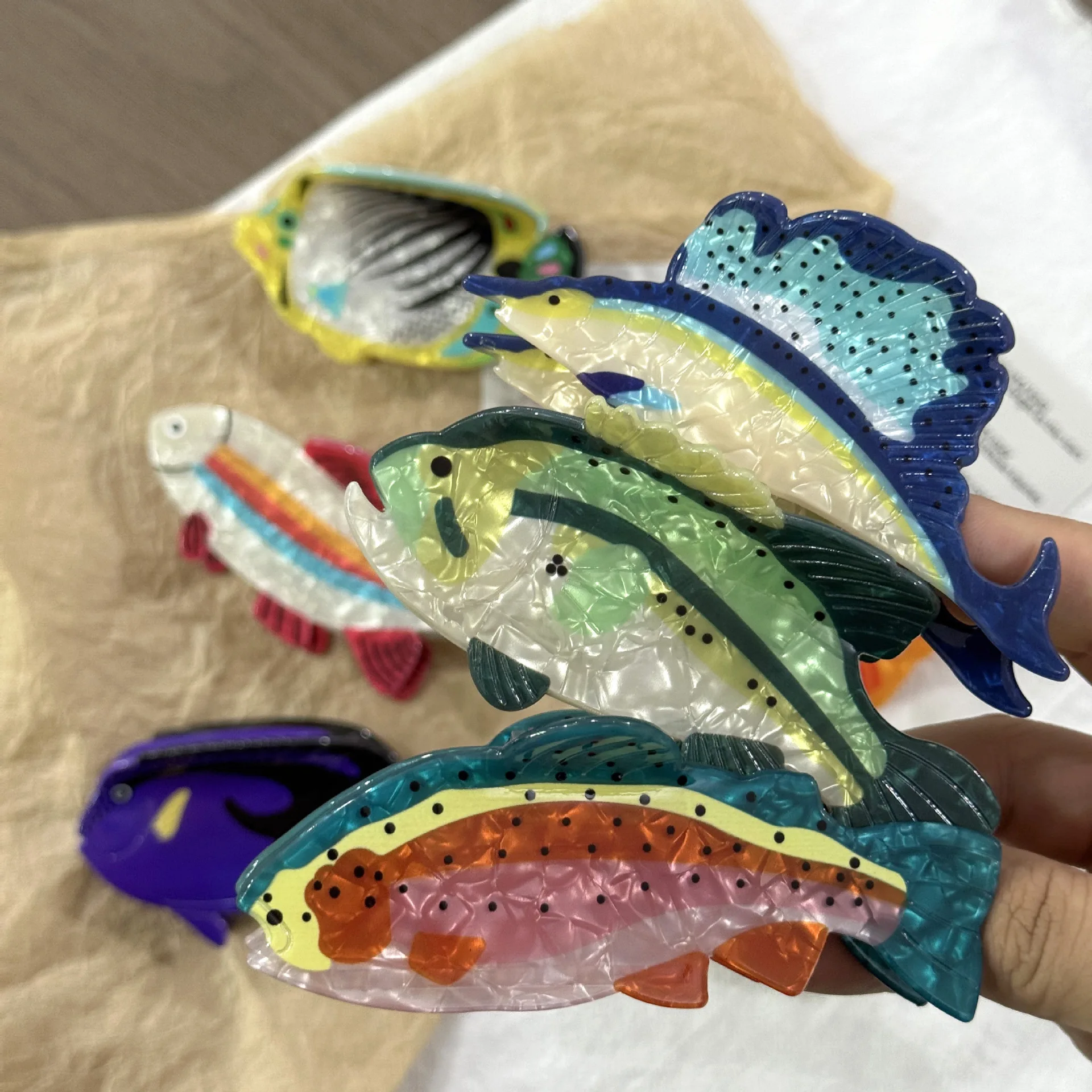 2025 ใหม่Ocean SeriesอะคริลิคผมClawสัตว์Tropical Fish Clawคลิปฤดูร้อนปูคลิปผมสําหรับหญิงสาวอุปกรณ์เสริมผม