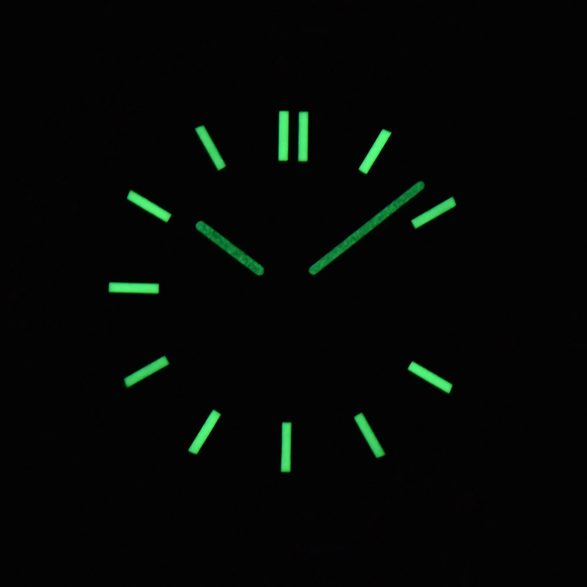 Custom Logo 43mm Men’s Automatic Mechanical Watch NH35A Automatic Movement Green Luminous Sapphire Glass Waterproof