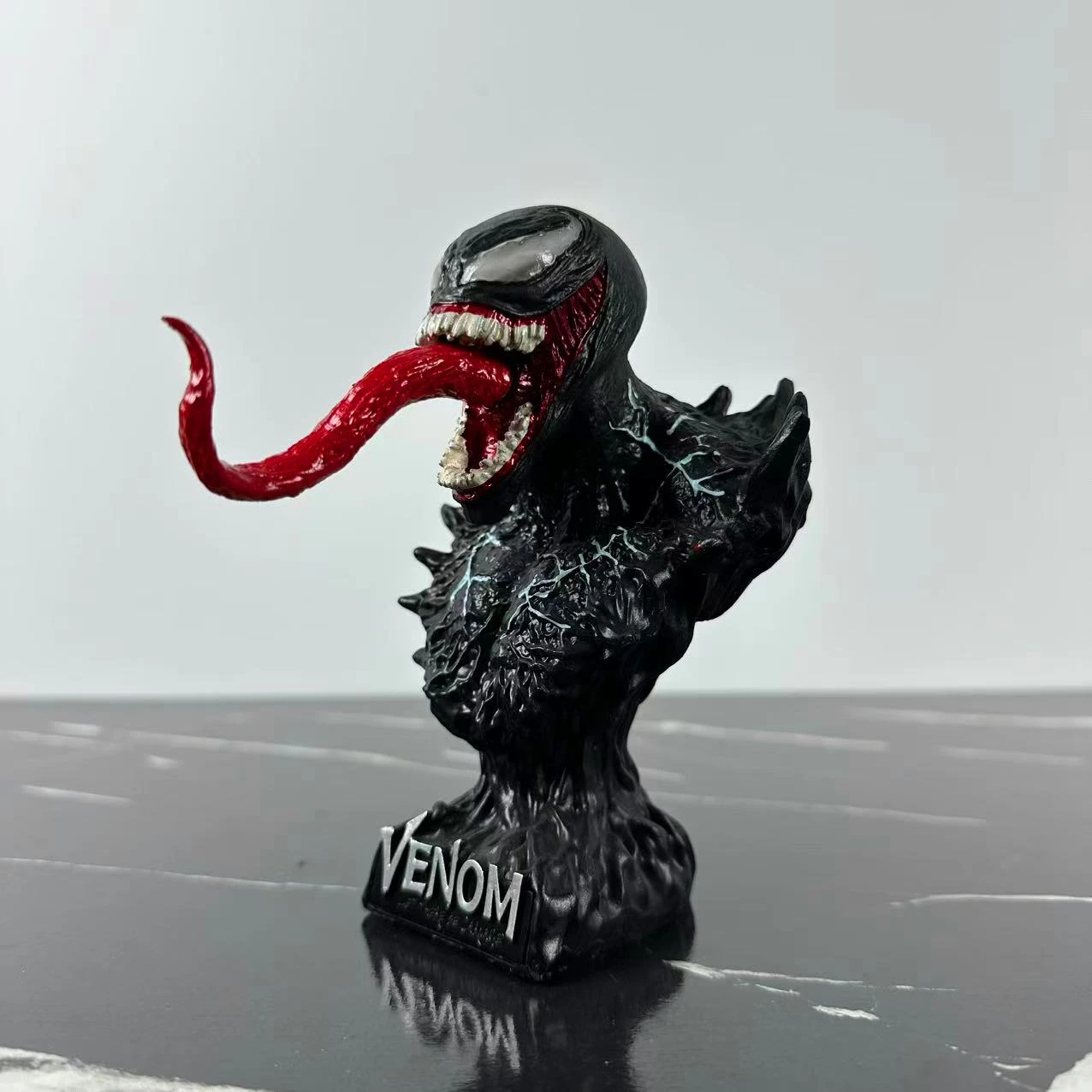 14cm material de resina cabeça de veneno estátua desktop computador caso modelo carro brinquedo figura itens colecionáveis frete grátis