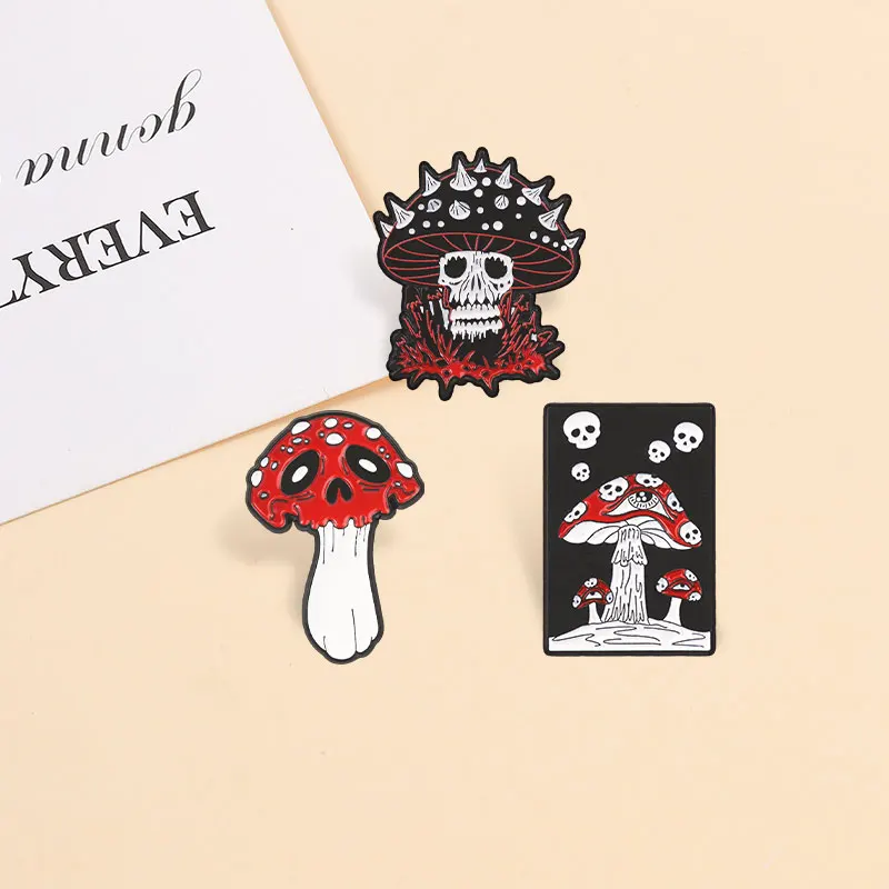 Gotischer Totenkopf Pilz Punk Emaille-Abzeichen Dunkle Nischenästhetik Pin Rot Schwarz Sporen Knochen Metallbrosche Revers-Accessoire Geschenk – Detail 7