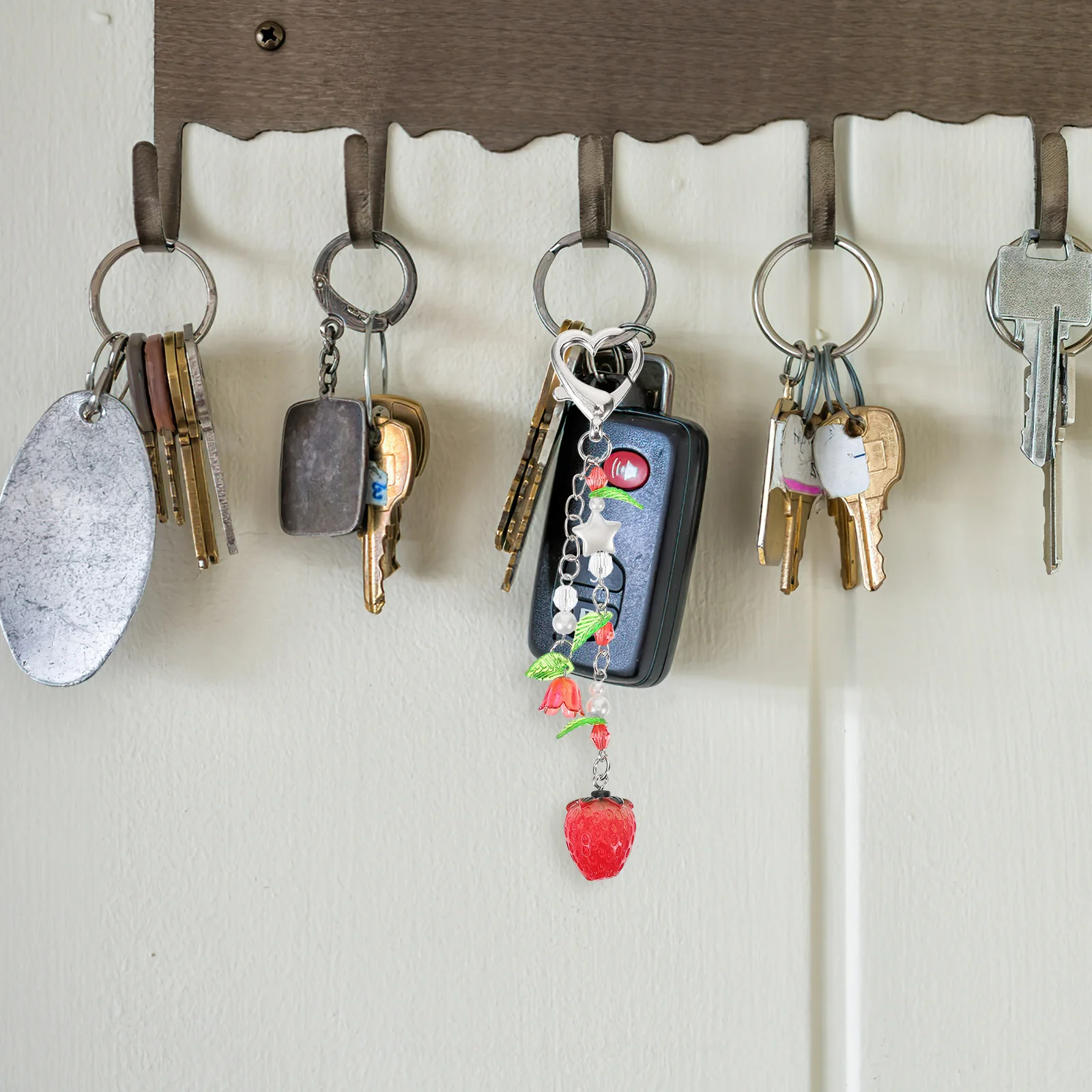 Lovely Strawberry Heart Keychain Bag Pendant Hanging Decoration Simulation Strawberry Charm Fashionable Key Holder for Gifts