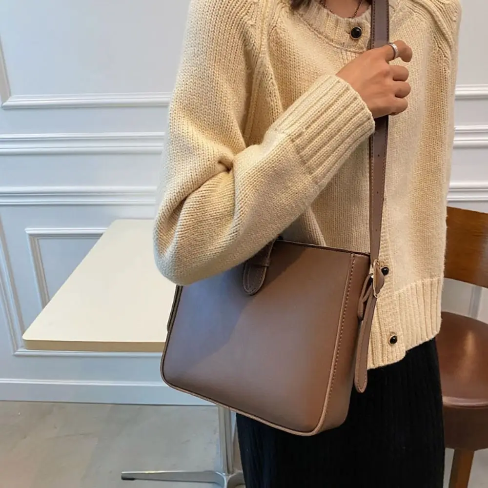 

Large Capacity PU Leather Square Bag Korean Style Handbag Simple Shoulder Bag Phone Bag Storage Bag Ins Square Tote Bag Travel