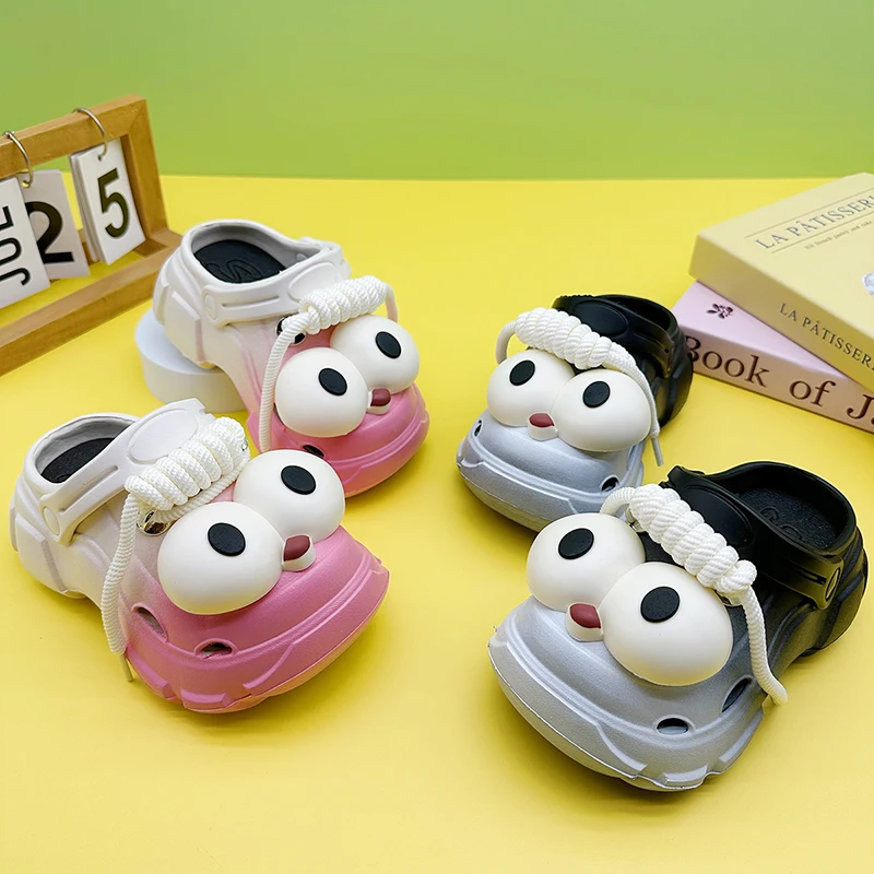 

Cute and Versatile Boys and Girls Family Slippers New Cartoon Big Eyes Eva Hole Shoes Soft Sole Non-Slip Toe Sandals 606