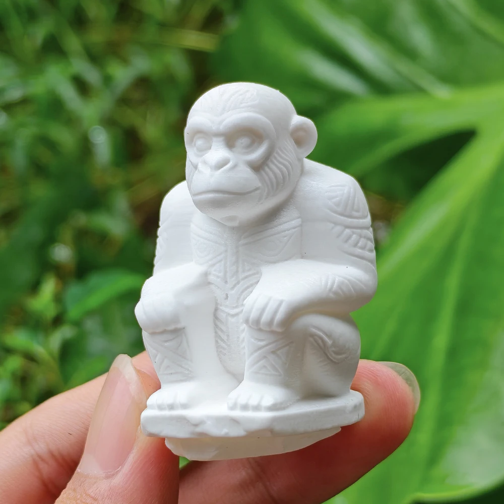 1.8 Inch Gorilla Sculpture Ornament, made of resin, modern style, animal theme. Suitable for office decoration, study room, birthday gifts, gifts for men, Halloween decorations, back-to-school season gifts, home decor, Christmas decorations