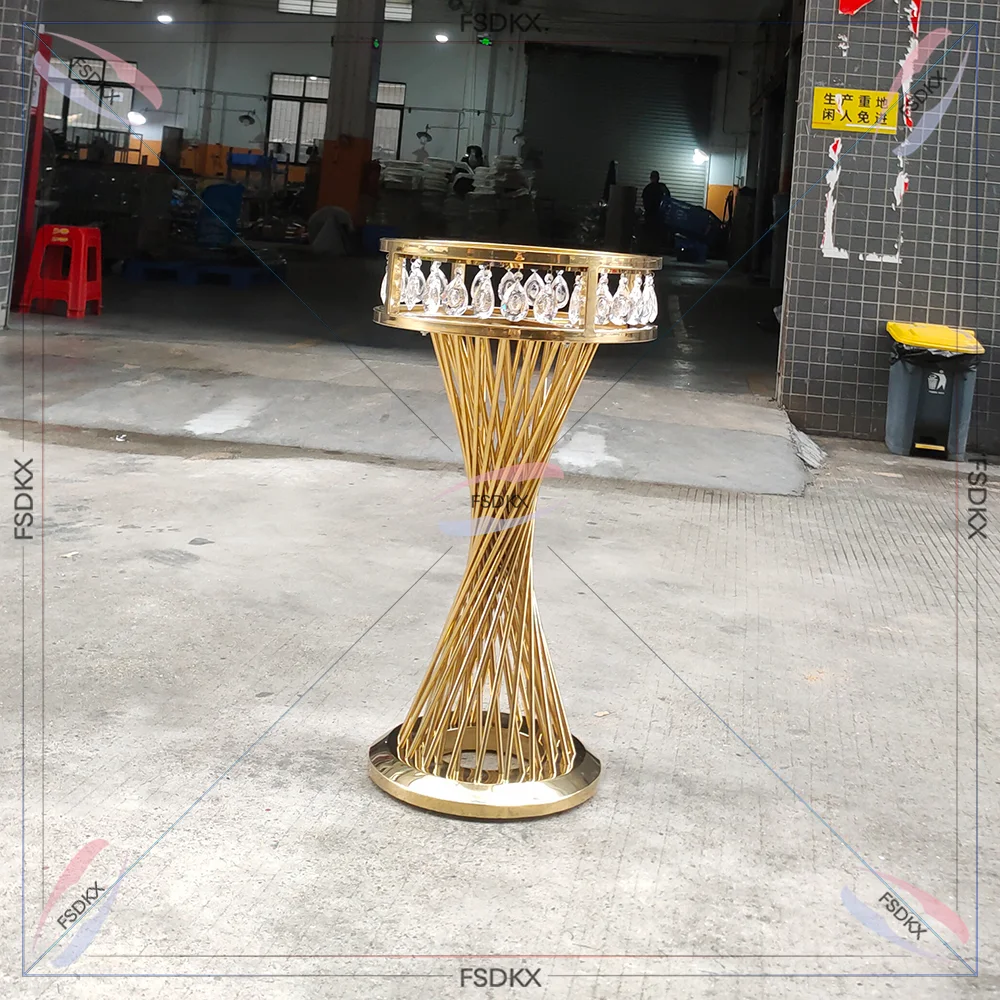 Romantic Frame Round Stainless Steel Golden Event Wedding Cake table For Banquet Arrangement