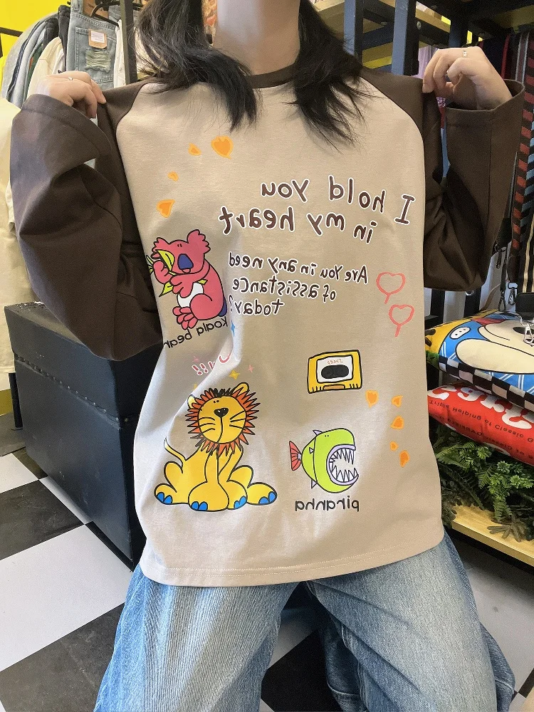 クールなグラフィティカラーブロック長袖メンズtシャツショルダーインサートデザイン芸術的なユニークなスタイルカジュアルストリートウェアトップ