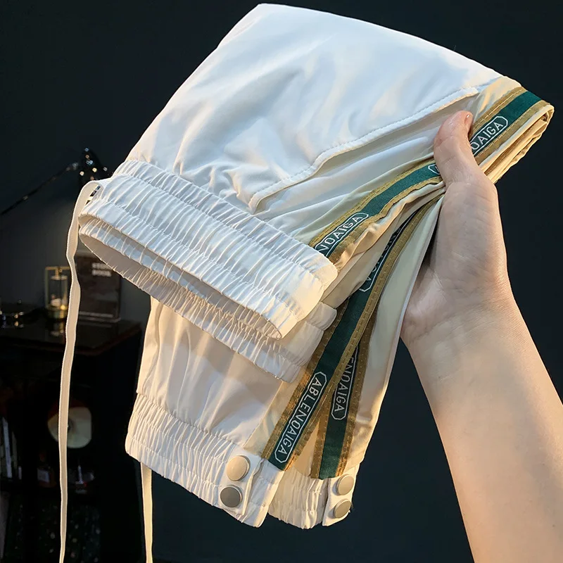 سراويل كاجوال رفيعة صيفية راقية للرجال، مع ربط حزام جانبي، سراويل رياضية مطرزة من الحرير الجليدي