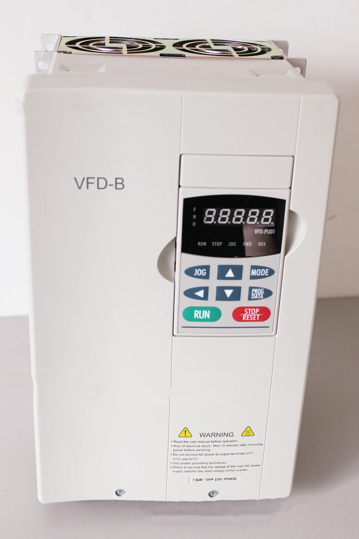 ใหม่ Original VFD055B23A VFD-B 220V 5.5Kw 7.5HP 25A 400HZ จุดสินค้าคงคลัง