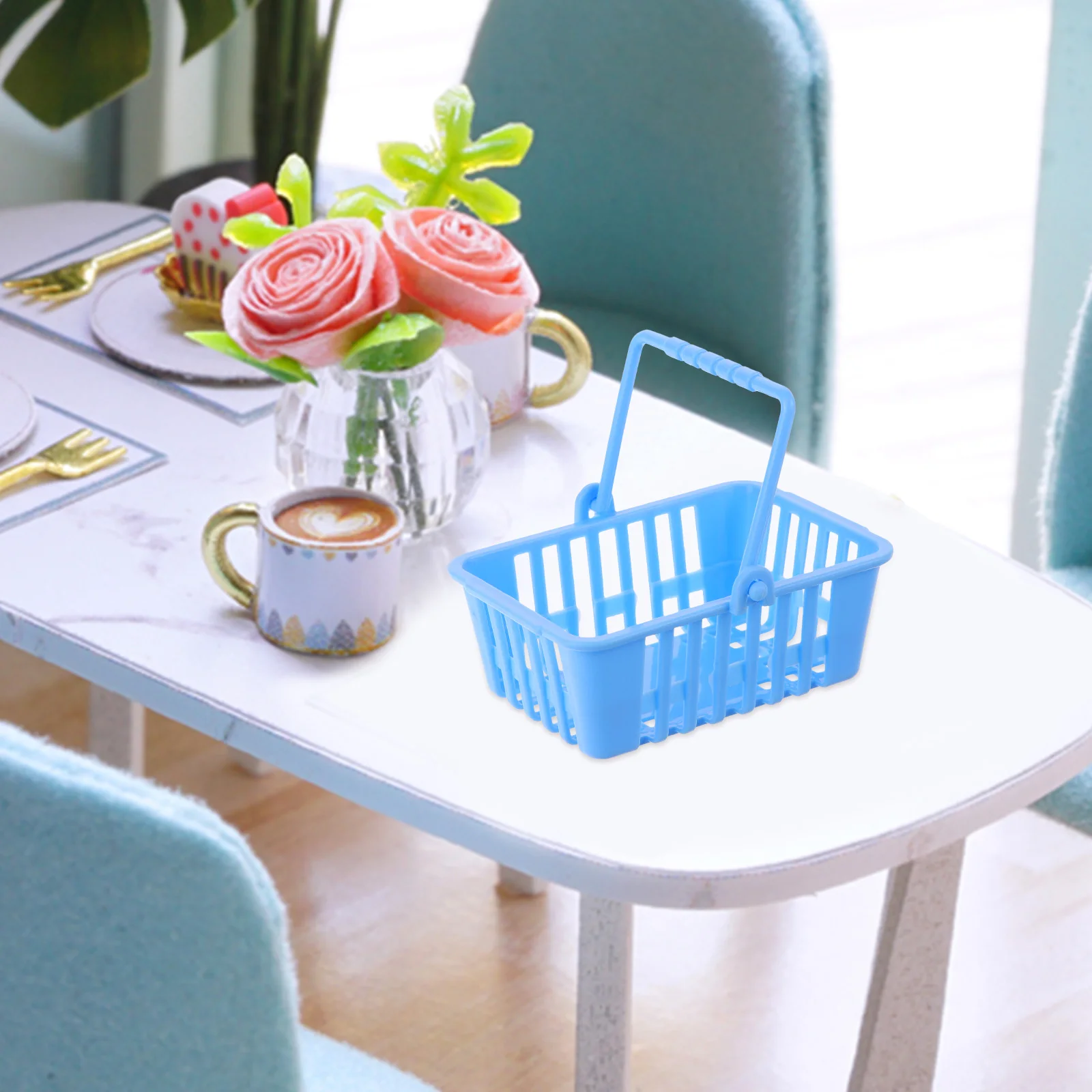 12 قطعة من سلال التسوق الصغيرة مقابض سلة بلاستيكية خفيفة الوزن لوازم سوبر ماركت لمشاريع الديكور المنزلي الصغير الحرفية