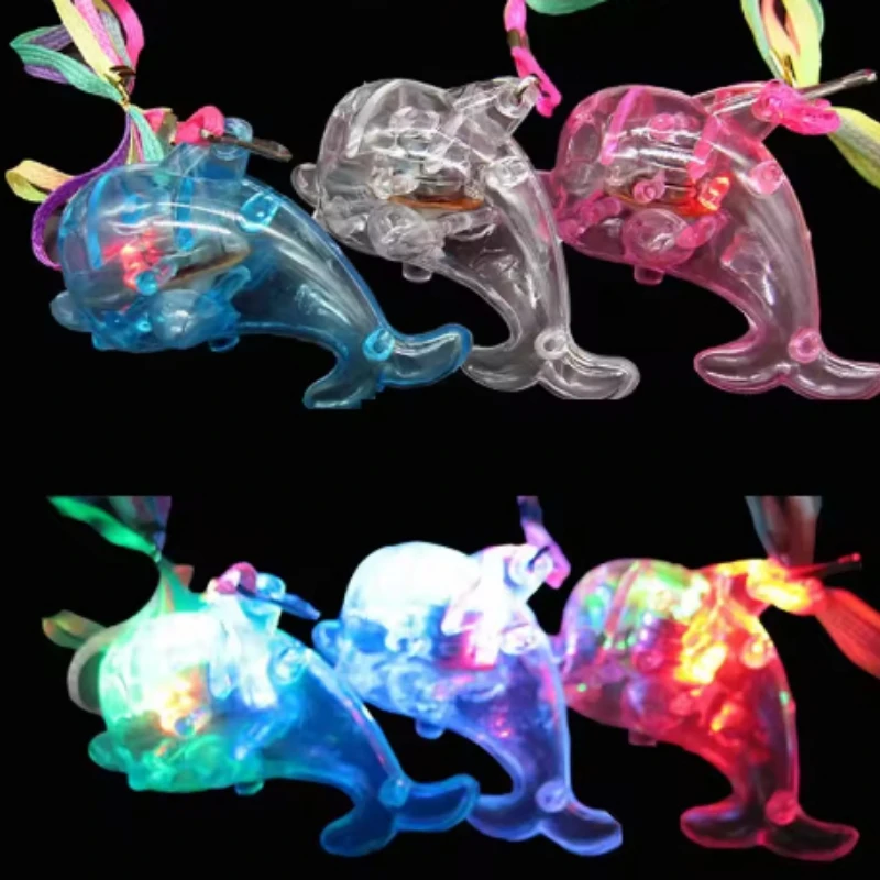 Lot de 6 colliers lumineux de Noël, 9 LED avec 3 modes de flash, décorations colorées pour festival, fête, accessoires Lot de 6 colliers lumineux de Noël, 9 LED avec 3 modes de flash, décorations colorées pour festival, fête, accessoires