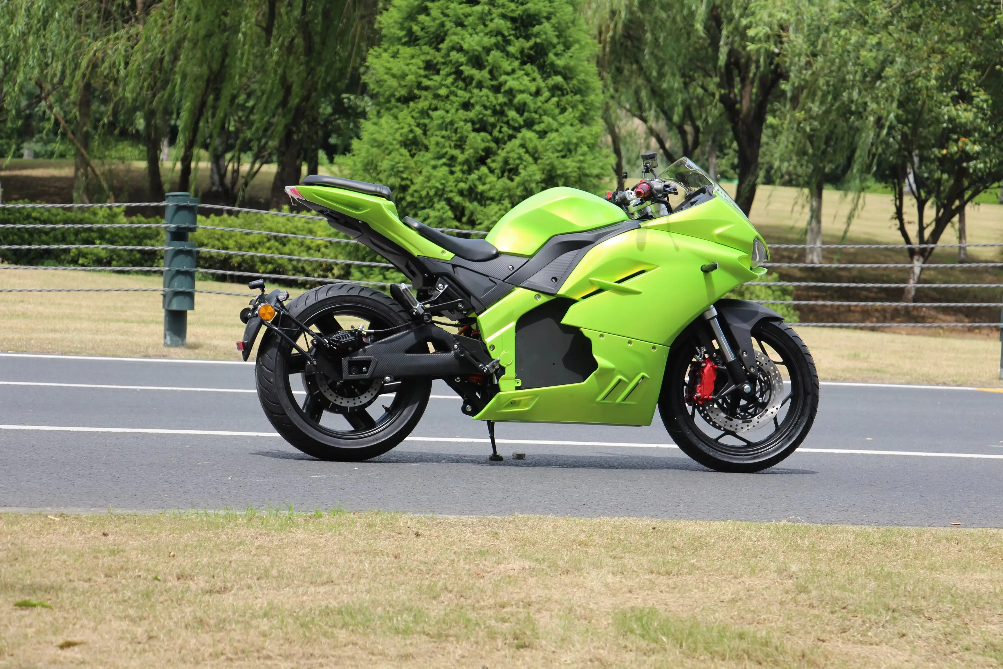 Zuimi High-end Factory Customized High-Speed Racing Electric Motorcycle 2000-10000W Optional Power 72v Lithium Voltage Motorbike