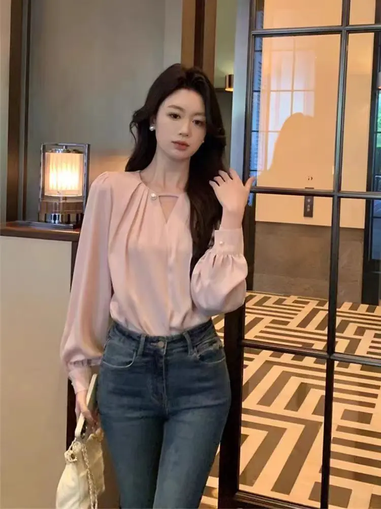 Autumn Spring Office Lady Blouse Elegant Korean Fashion Long Sleeve Shirt Women\'s Tops White Pink With Pearl Female Office Wear