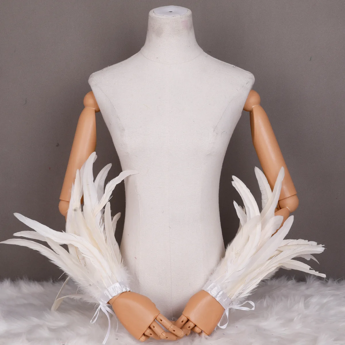 Große Federarmlehne, gefälschte Manschette, Halloween-Dekoration, Karneval, Parade, Kostümzubehör