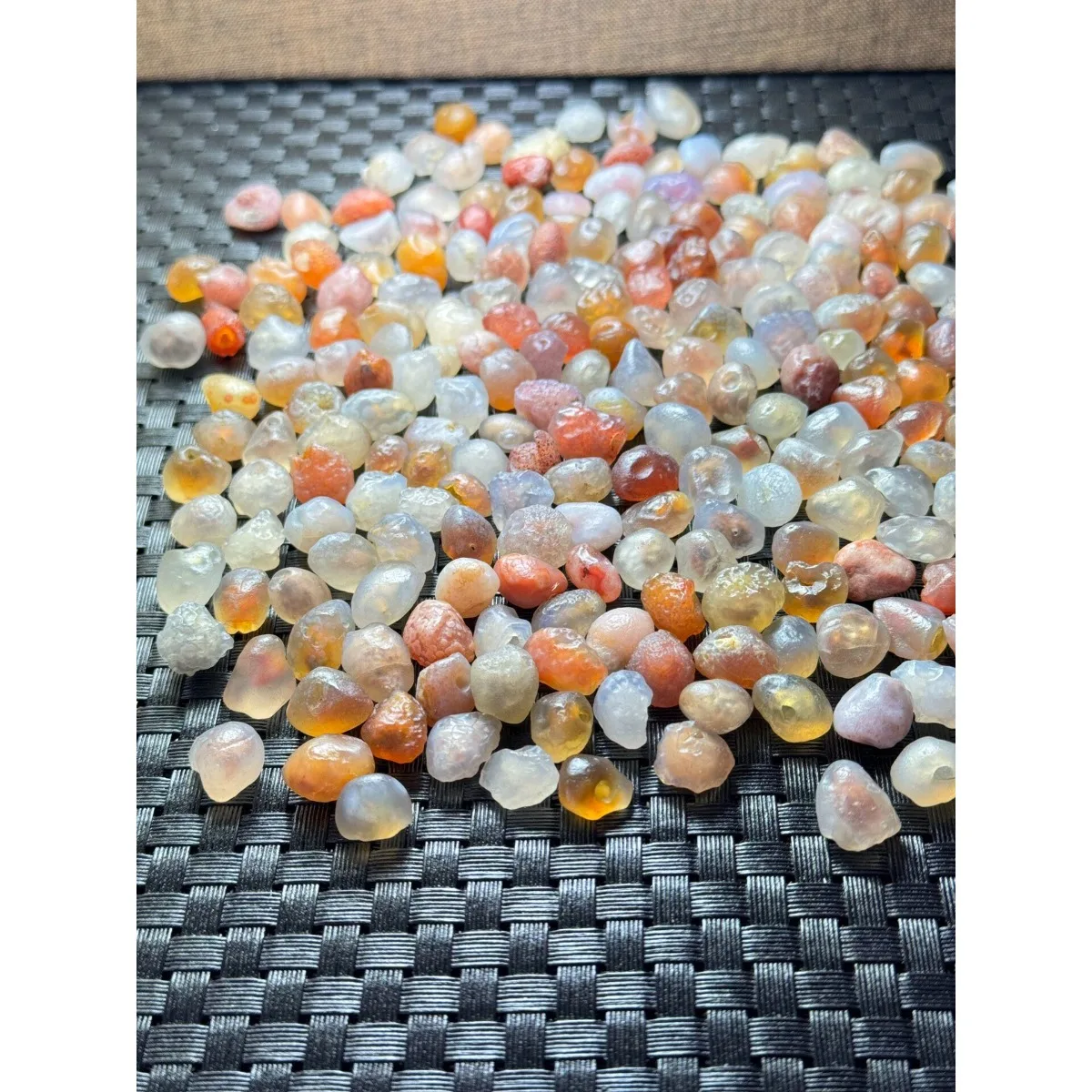 Smooth Texture Earth Mined Alashan Agate, 5pcs Glass Vial Display, 10-15mm Unpolished, Wire Wrapping-Candy Agate