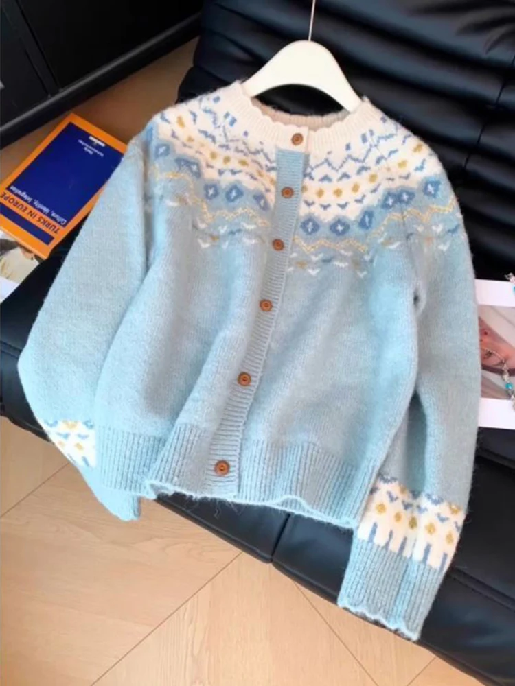 เสื้อคาร์ดิแกนถักลายแจ็คการ์ดหวานๆ สไตล์วินเทจสำหรับผู้หญิง ทรงหลวม สบายๆ แบบลำลอง ติดกระดุม ลายพิมพ์นุ่ม แขนยาว คอกลม เหมาะสำหรับฤดูใบไม้ร่วงและฤดูหนาว