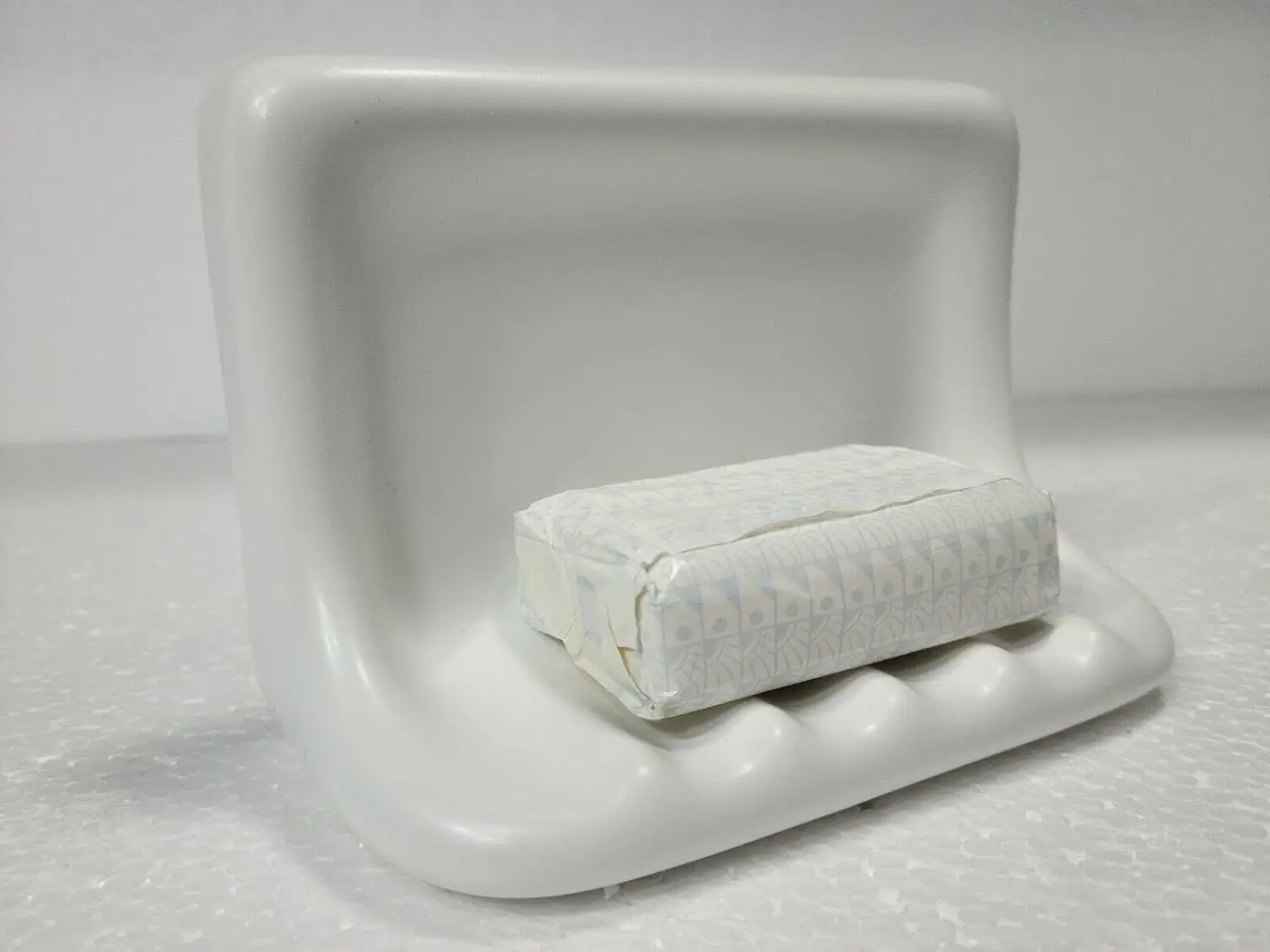

Bright White Matte Ceramic Soap Dish Tray Tile in Daltile Color 0790 Mid Century Modern Retro