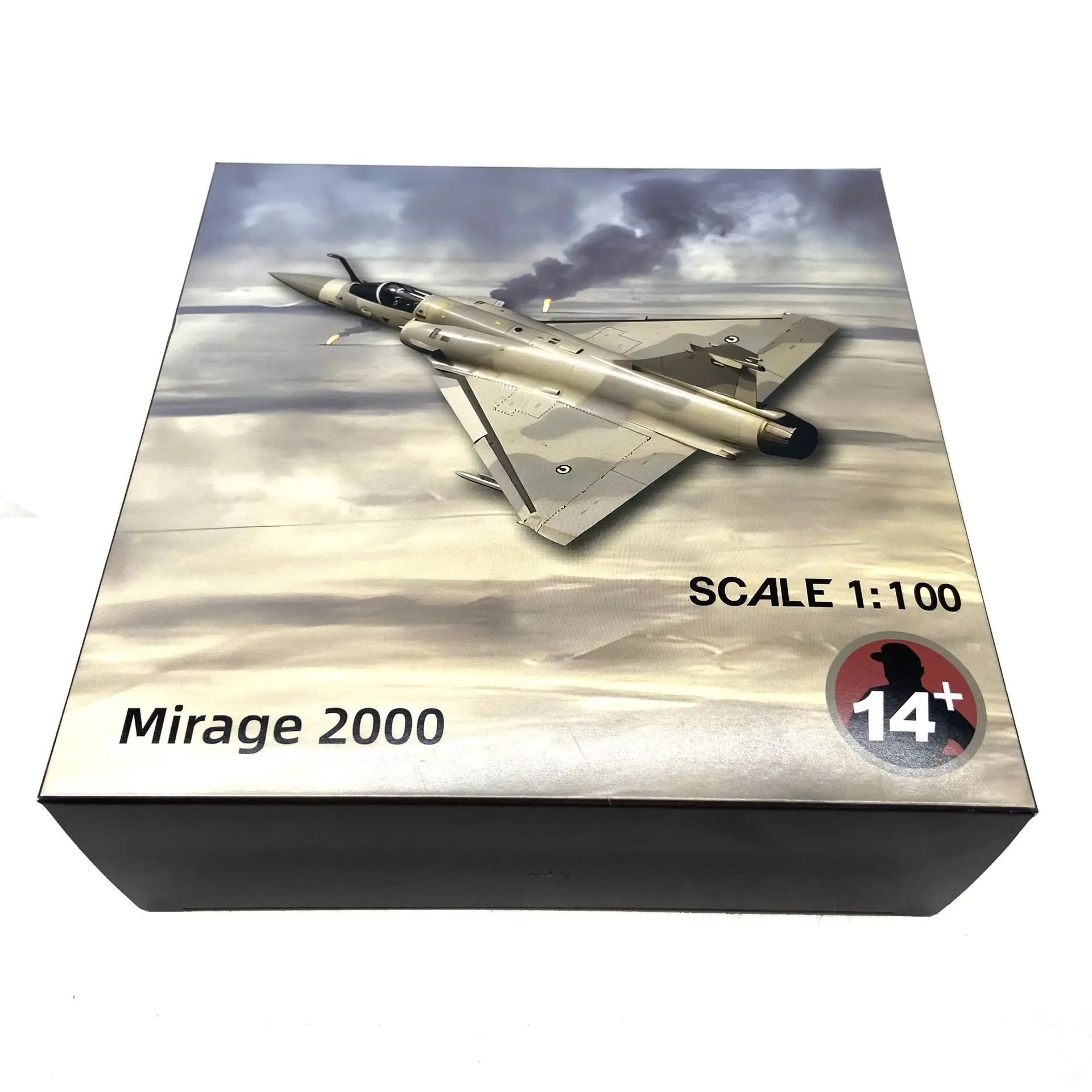 Modelo a escala 1/100 de avión militar de combate Mirage Dassault Mirage 2000 de la Fuerza Aérea Francesa con pintura amarilla