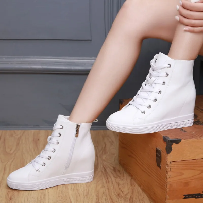 

Женские ботинки-кроссовки на плоской подошве с высоким верхом 7 см, осенние, новые, с круглым носком, со шнуровкой спереди, износостойкие, нескользящие