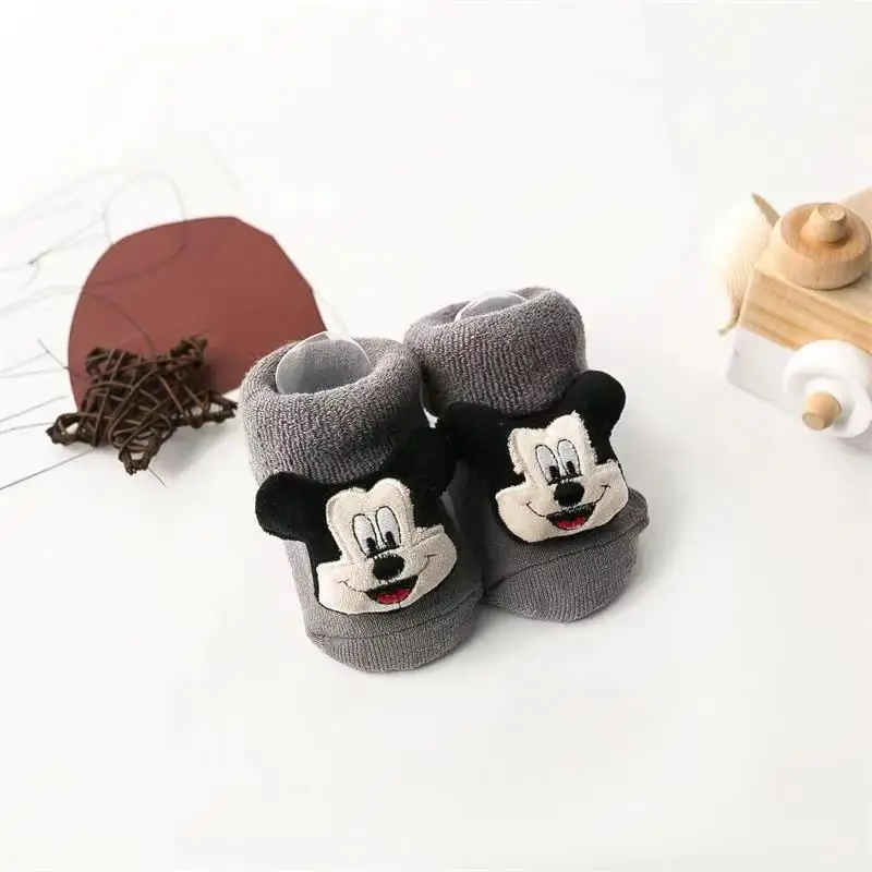 Kaus kaki Mickey Minnie untuk bayi laki-laki, sepatu kaus kaki lantai Anti licin, sepatu hangat untuk bayi laki-laki dan perempuan baru lahir