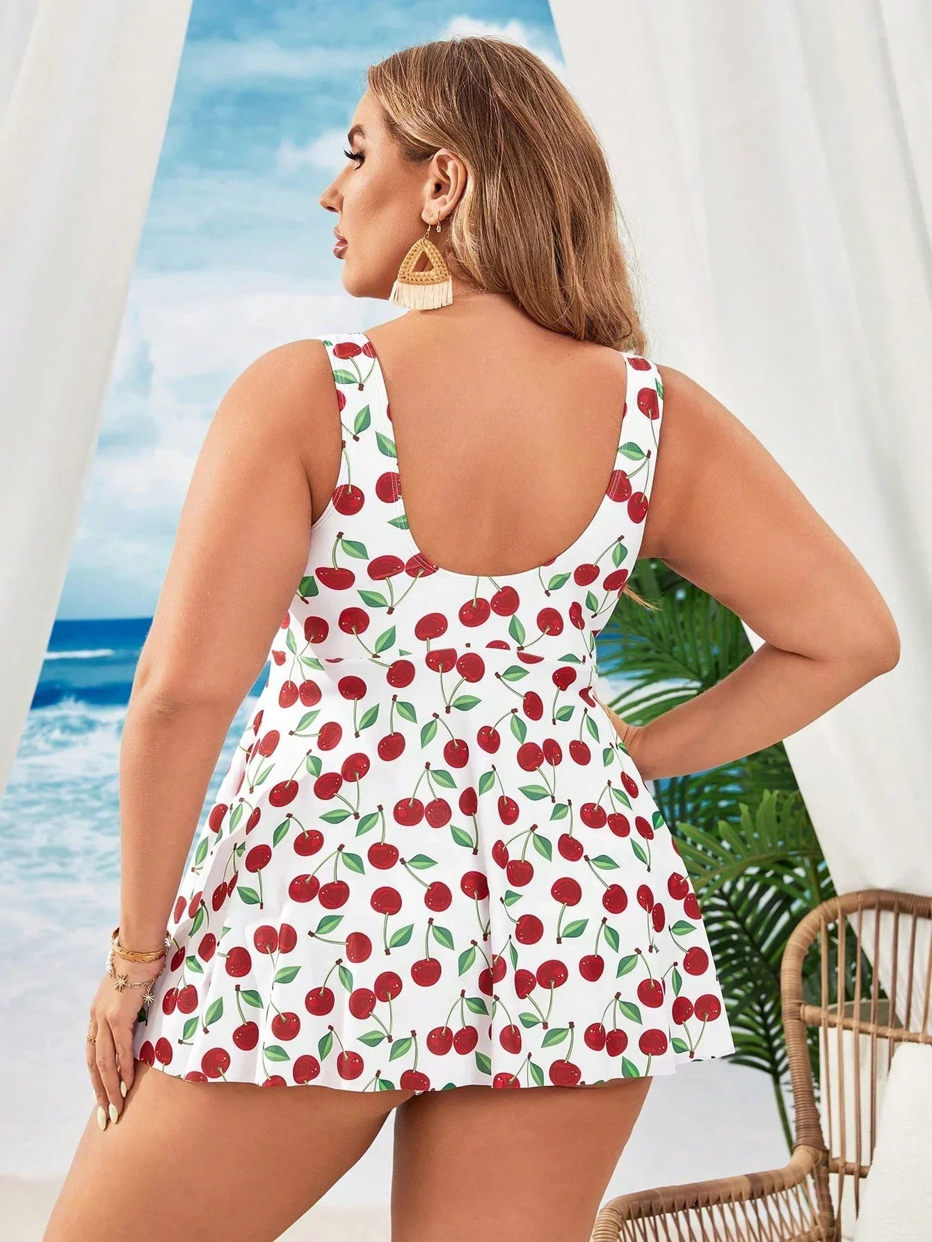 

Купальник больших размеров с вишнёвым принтом, на завязках, со сборками и шортами, для пляжного отдыха