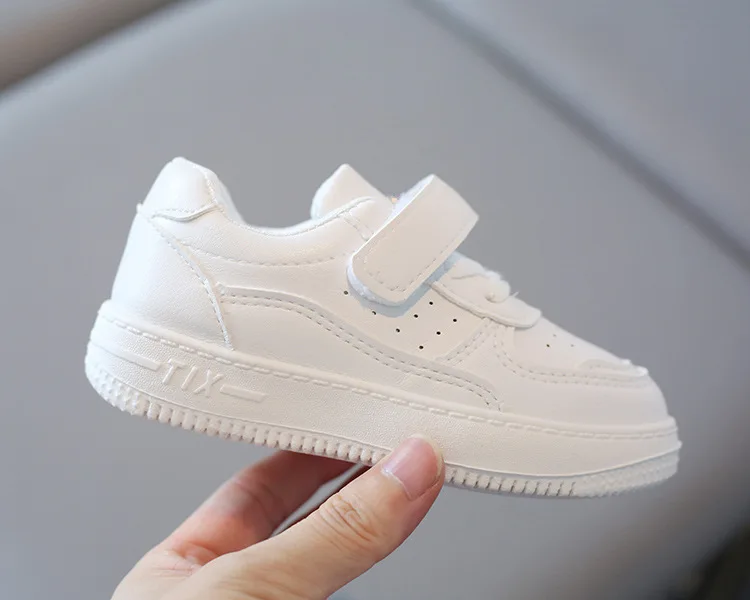 Kinder-Sneaker aus PU-Leder für Frühling und Herbst, leichte, rutschfeste Laufschuhe für Mädchen und Jungen, schlicht, weiche Sohle, bequem – Detail 17