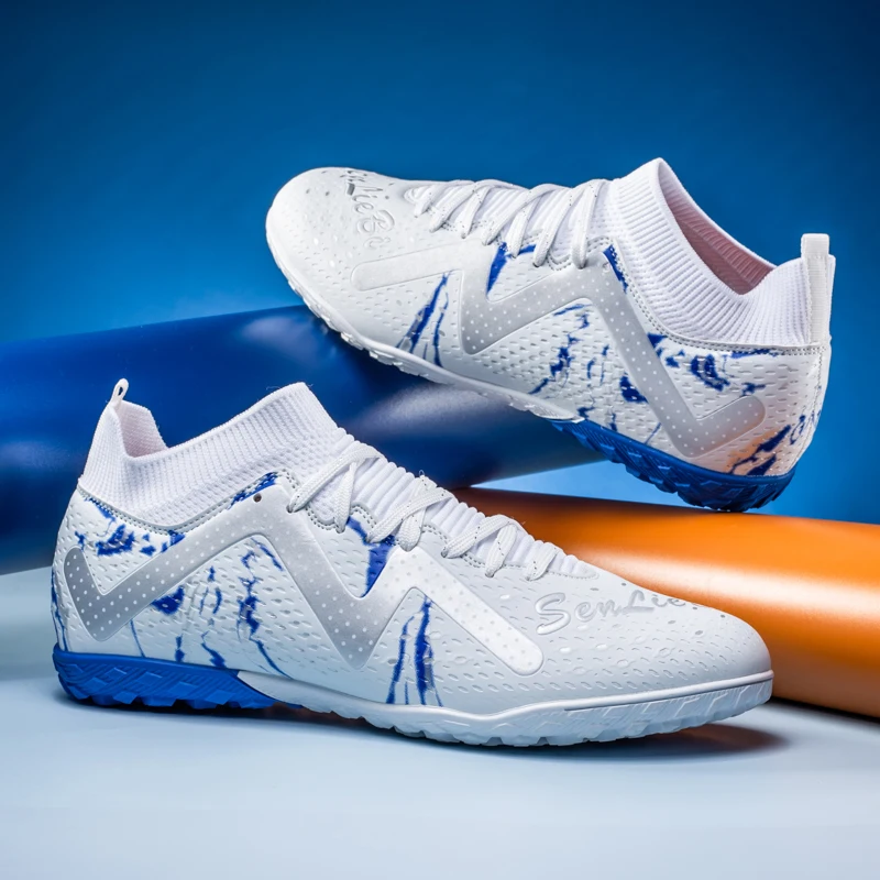 Новые мужские футбольные бутсы