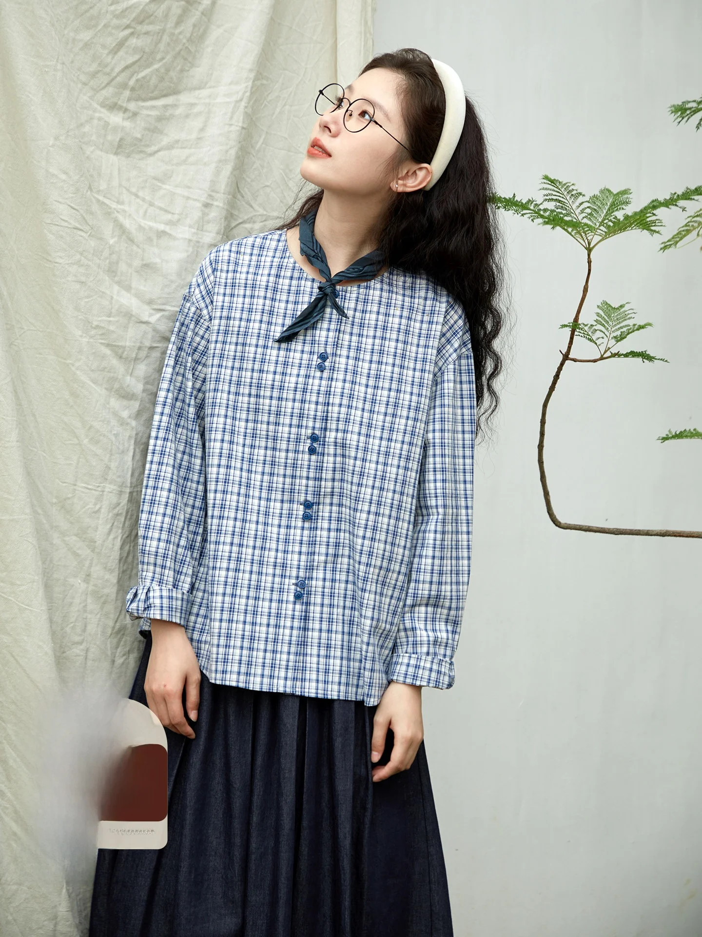 

Оригинальная женская повседневная рубашка из чистого хлопка в сине-белую клетку, свободного кроя, с длинными рукавами, универсальная, удобная, для весеннего сезона.