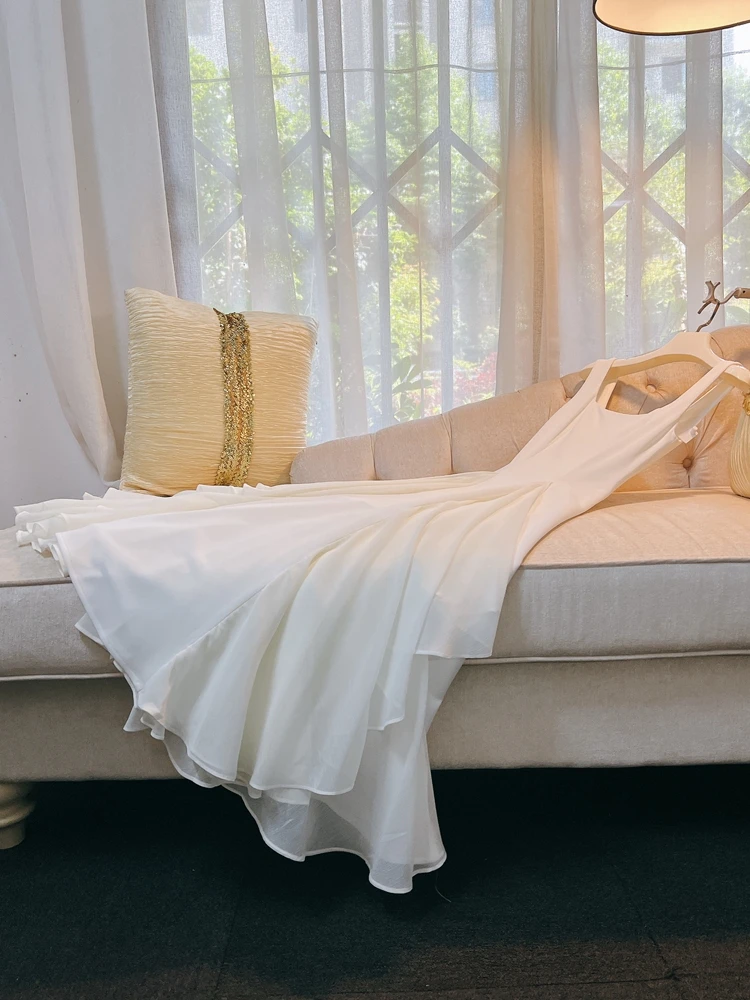 ชุดเดรสยาวสีขาวแบบสายเดี่ยวสำหรับผู้หญิง ดีไซน์ใหม่ สไตล์หรูหรา แนวบัลเล่ต์ กระโปรงยาว ชุดราตรี