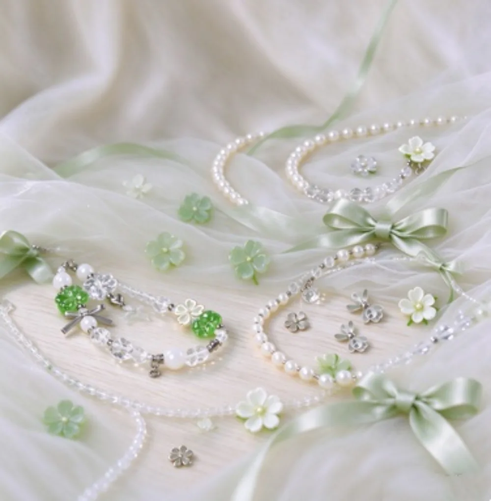 Sweet Aesthetic Green Four‑Leaf Clover Beaded Strap Cute Bag Hanging Pendant Handmade Phone Lanyard Portable Decor Accessory Holiday Present for Daily Use