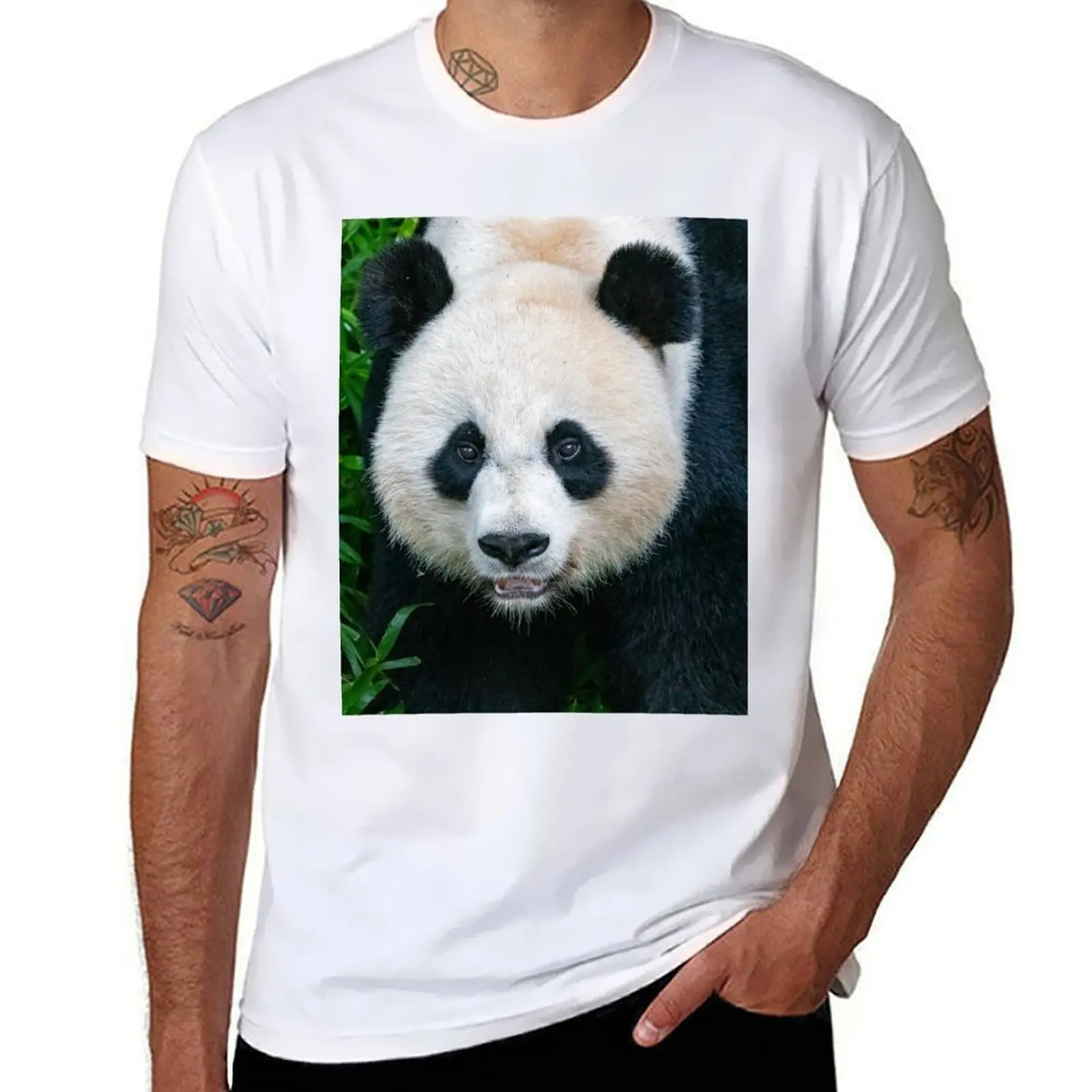 

Giant Panda Mei Xiang at the Smithsonian's National Zoo T-Shirt man t shirt summer t shirt for man T-Shirt