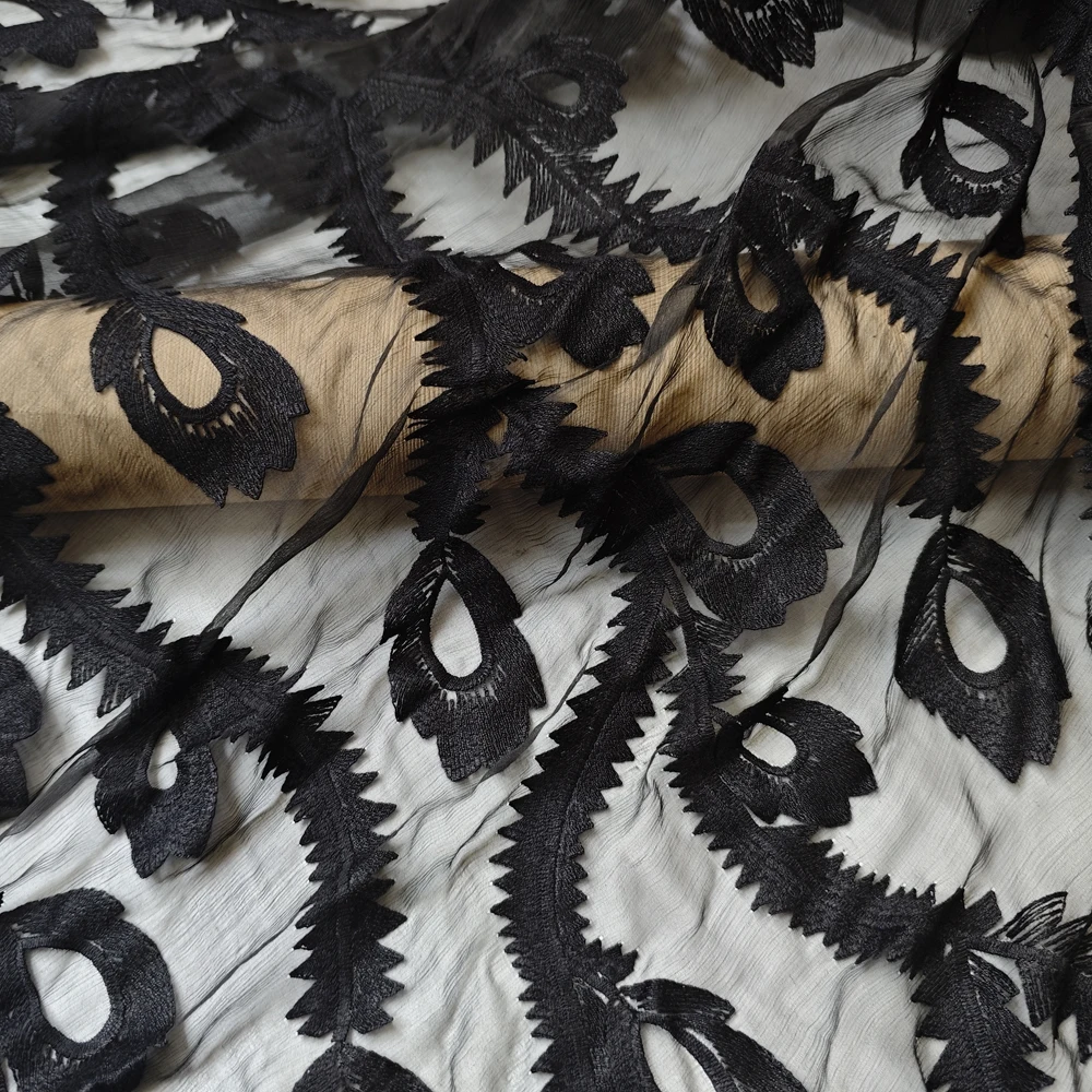 

50 см * 132 см, шелковая кружевная ткань из жоржета с черными перьями - материал свадебного платья из натурального шелка