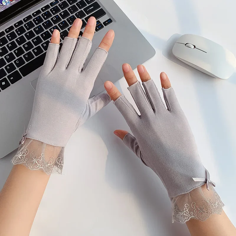 Lace Mesh Half-Finger Gloves for Women – Lightweight Summer Cotton UV-Protective, Non-Slip Driving and Cycling Gloves
