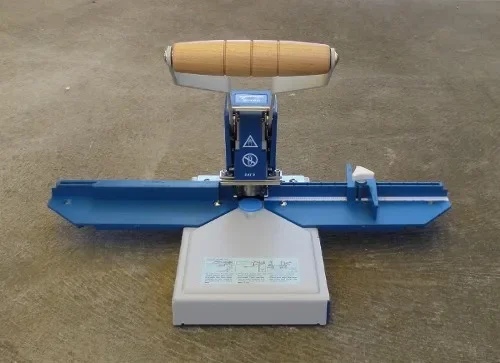 Manual round corner cutter / half circle cutting machine/ Desk calendar cutter