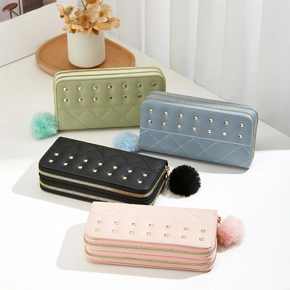 กระเป๋าสตางค์ผู้หญิงแบบยาว ทรงคลัทช์ หนัง PU ซิปคู่ พร้อมพวงกุญแจขนนุ่ม  กระเป๋าใส่บัตรทรงเหลี่ยมนุ่ม  สำหรับใช้กลางแจ้ง