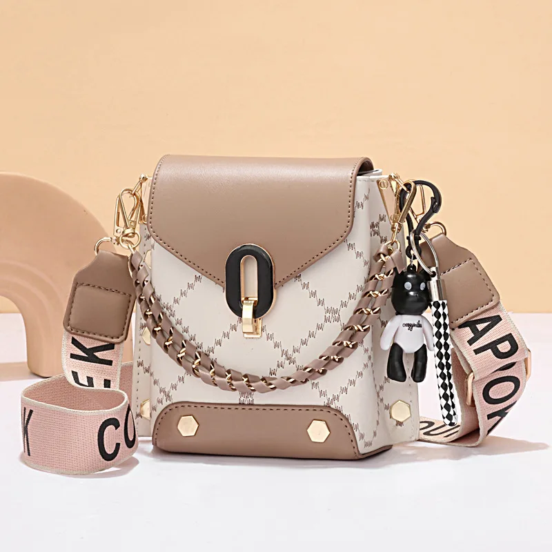 Girls Small Exquisite Cute Shoulder Bag Ladies Fashion Comfortable Wide Shoulder Crossbody Bag Cubic Bear Tassel Decoration