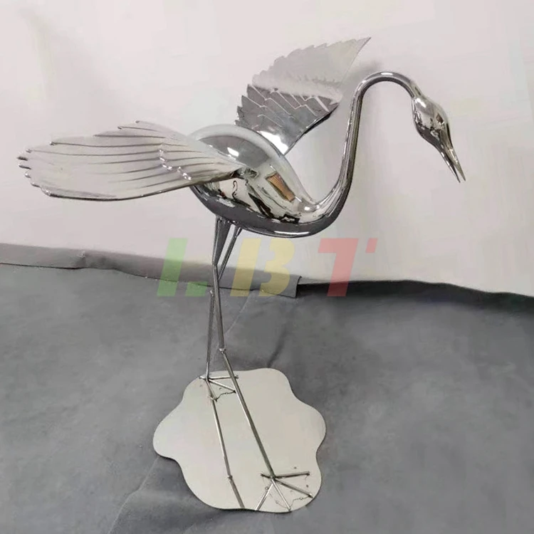 Stainless steel Red-crowned Crane shopping mall villa garden pool crane landscape metal decorations outdoor sculpture