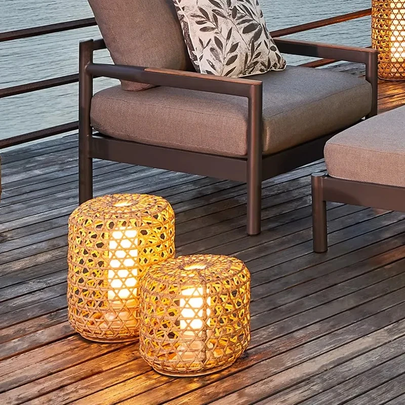 Retro Outdoor Landscape Lamp for Garden or Villa Other Outdoor Furniture Solar Powered Garden Lights