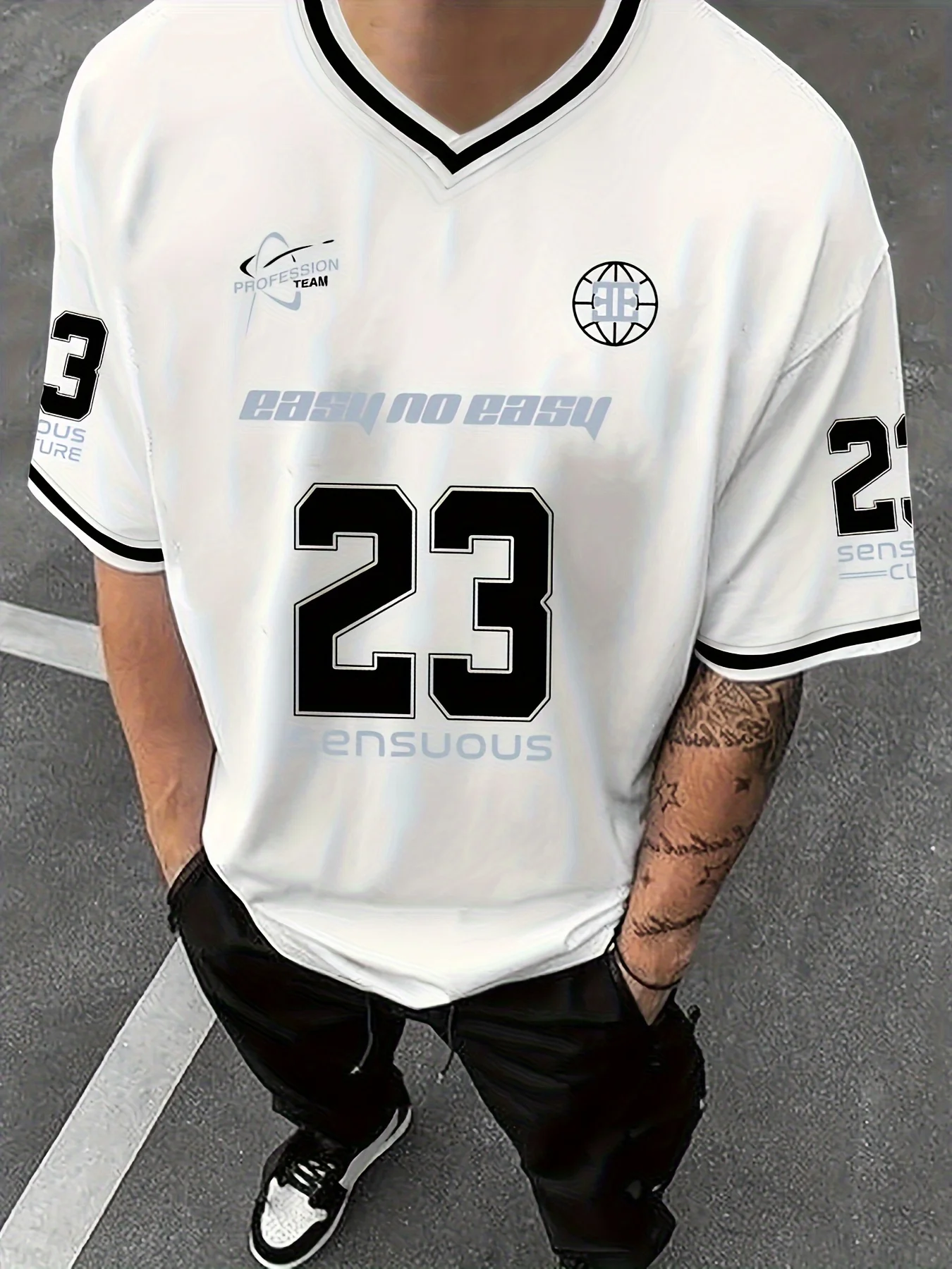 

The 2025 summer new men's T-shirt is a comfortable soft casual and sporty outdoor men's wear with digital printing