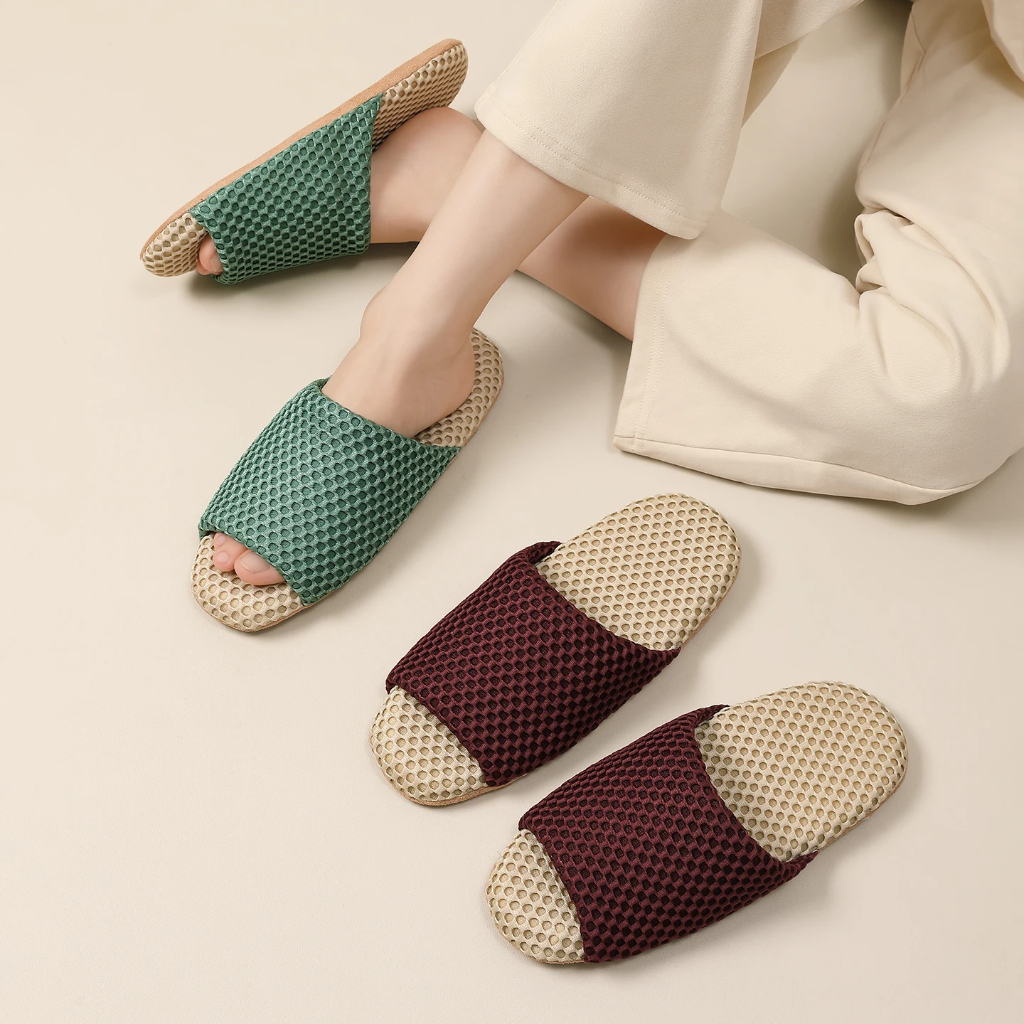 Unisex leise Hausschuhe mit Wildledersohle, geräuschreduzierend, atmungsaktives Mesh, offene Zehen, für Herren und Damen – Detail 9