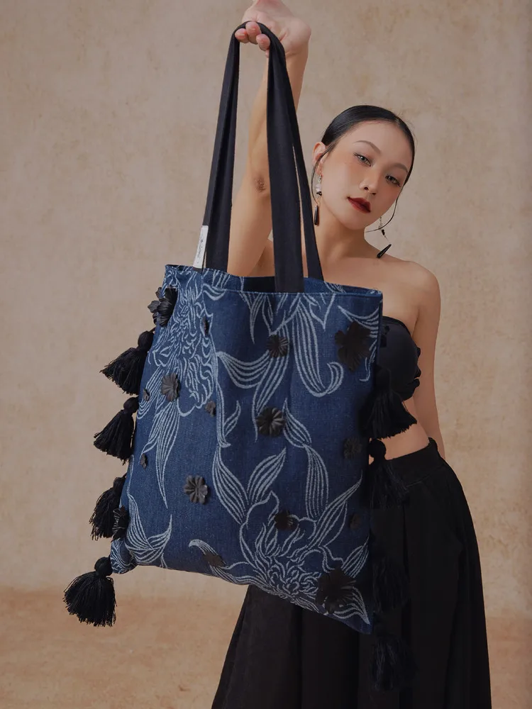 New Chinese Retro Printed Tassel Large Capacity Shoulder Bags Female Denim Canvas Daily Commuter Shoulder Bag for Women