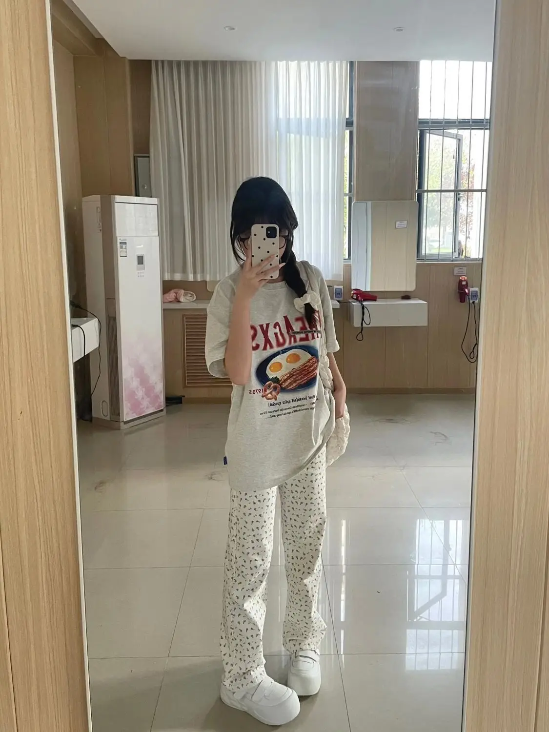 

Брюки женские элегантные формальные палаццо плиссированные с высокой посадкой длинные шикарные офисные деловые универсальные однотонные дизайны