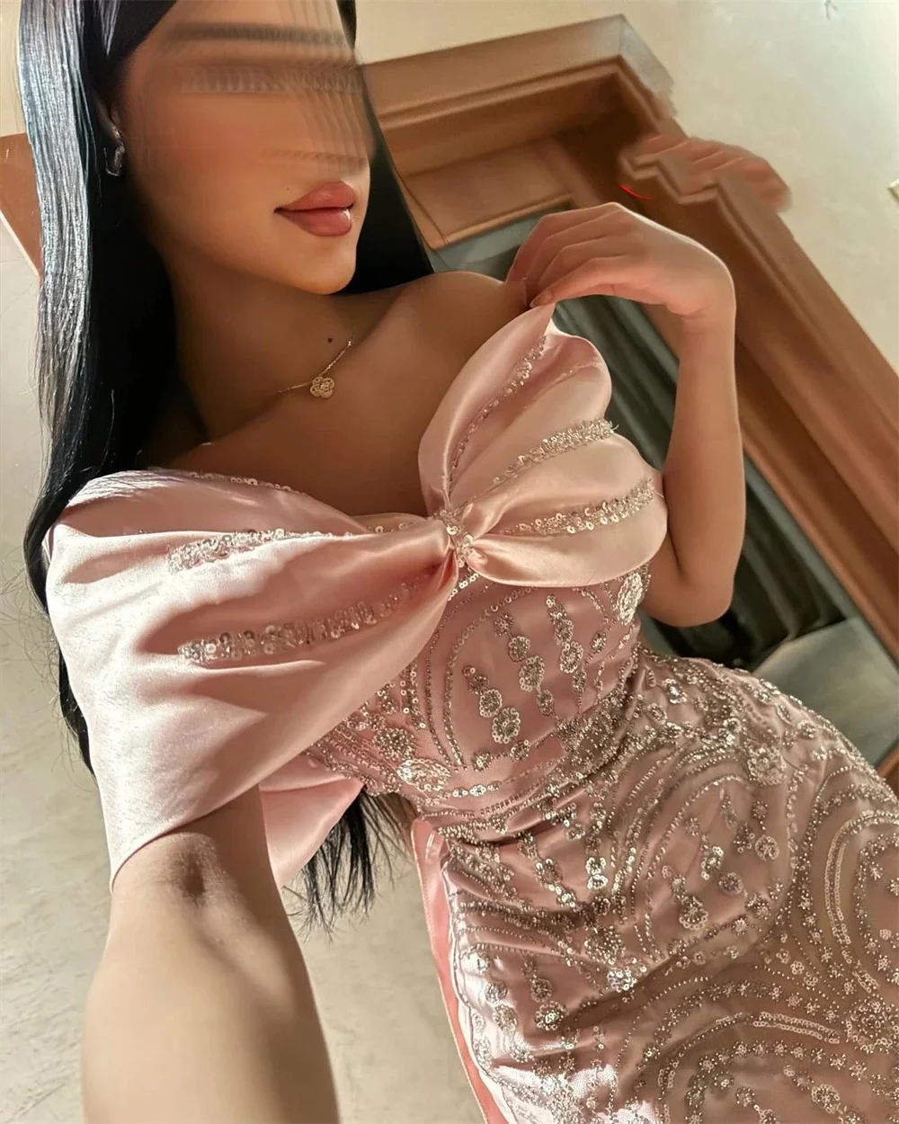 Luxury Evening Dress Modern Style Off Shoulder Bow Design Beaded Mermaid Gown for Weddings Parties Formal Occasions Elegant Wome