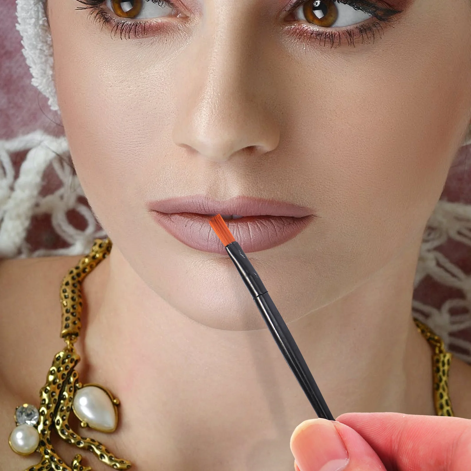 100 Uds. Pinceles de labios de tubo de aluminio negro portátiles Mini aplicadores de lápiz labial mango cómodo maquillaje brillo de labios Mini lápiz labial