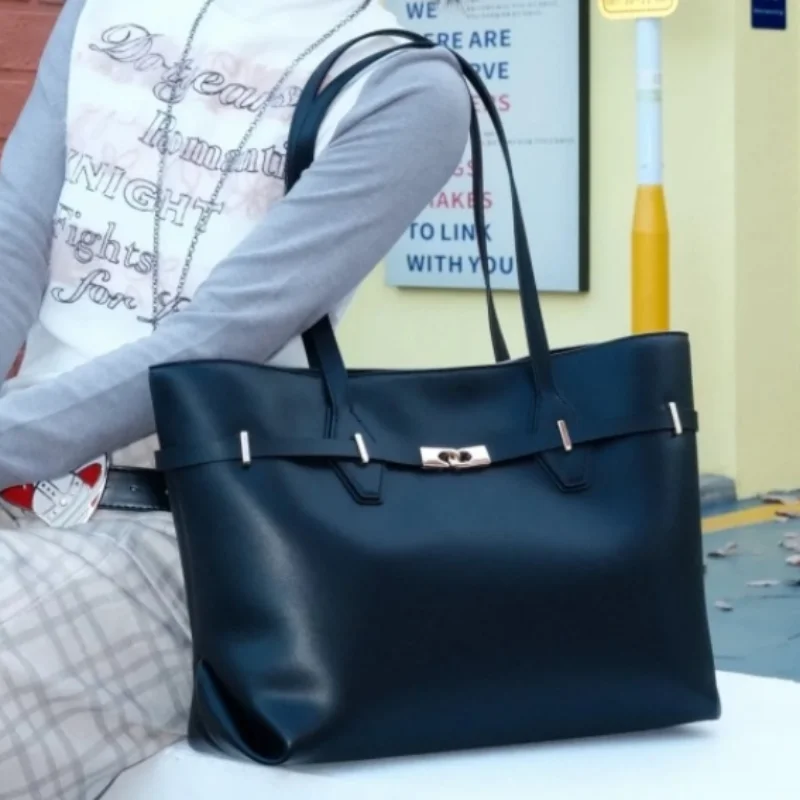 

Retro-style Tote Bag Black Double Handles Belted Waist Women's 2025 New Style Large Capacity Commuter Crossbody Bag Shoulder Bag
