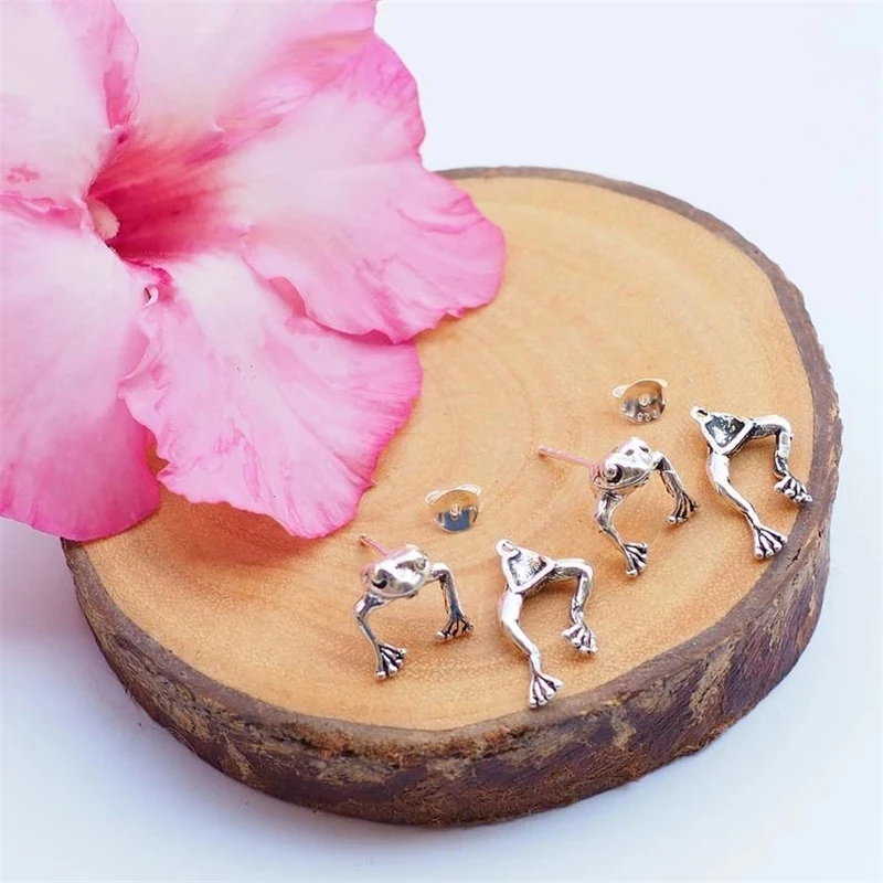 2pcs Cute Frog Earring For Women Vintage Silver Color Punk Gothic Animal Stud Earrings Pirecing Female Charm Party Jewelry Gift image 6
