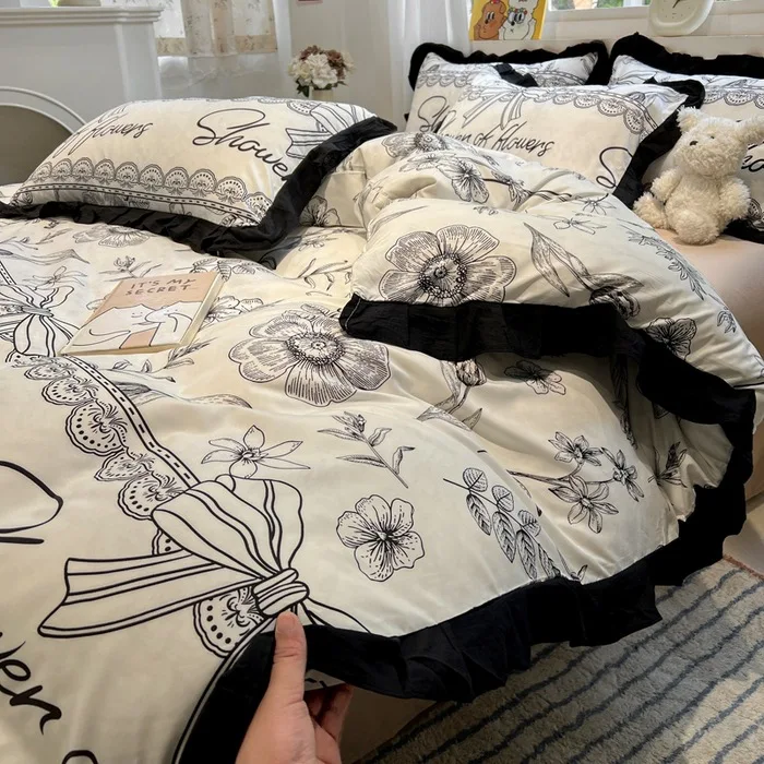 Korean Black White Hepburn Style Bedding Sets Ultra Soft Breathable Duvet Cover Set with Black Lace Fitted Sheet Set for Adults