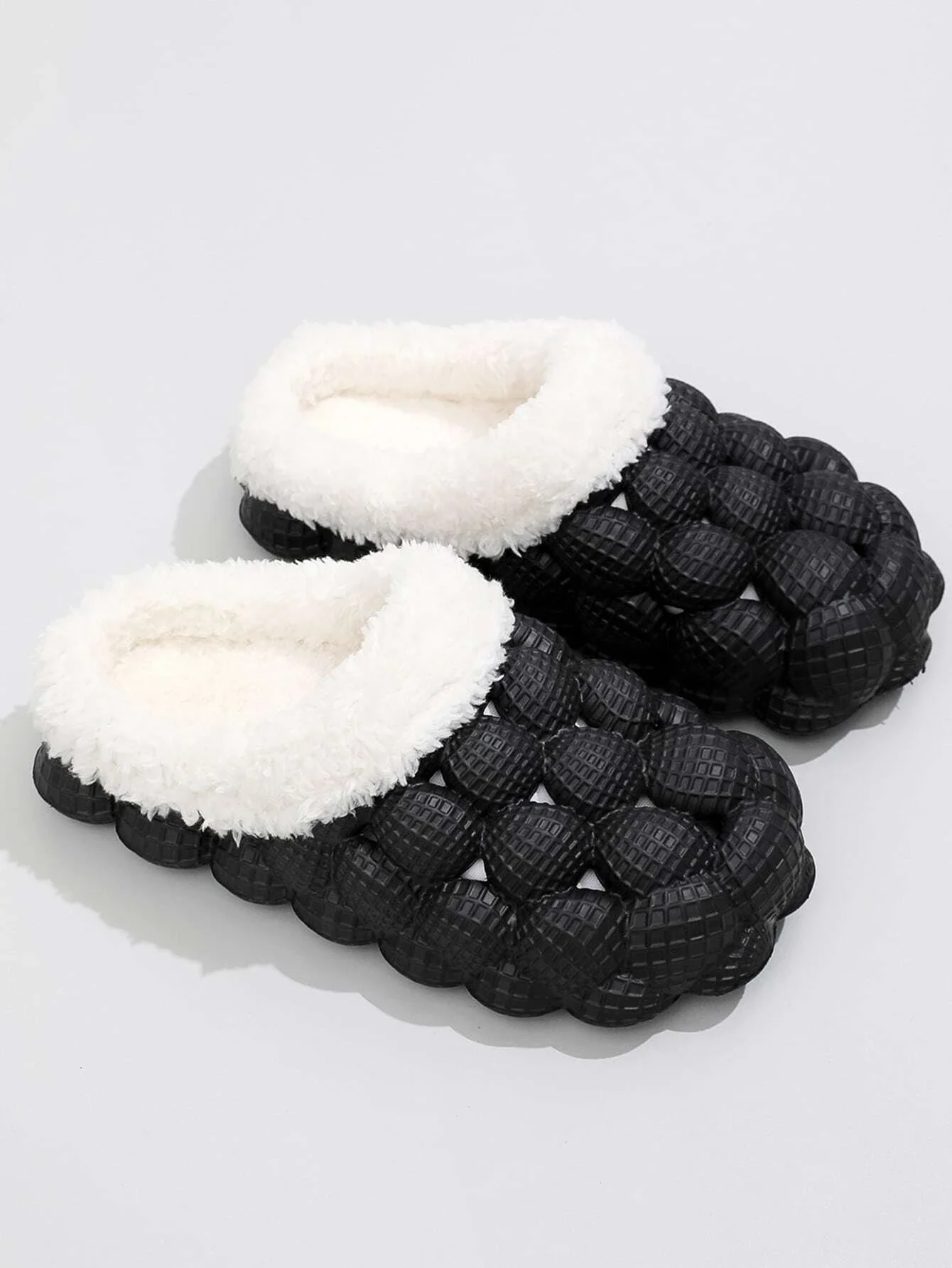 Women's Bubble Slippers, Fleece Warm Solid Non-slip Soft Sole Shoes, Hollow Out Thermal Lined Clogs, Fashionable Black