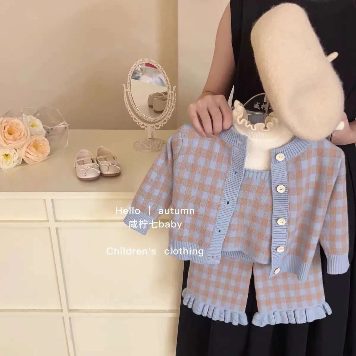 

Girls' Knitted Cardigan Set 2025 Spring and Autumn New Children's Sweater Bellbottom Pants Strap Three Piece Set