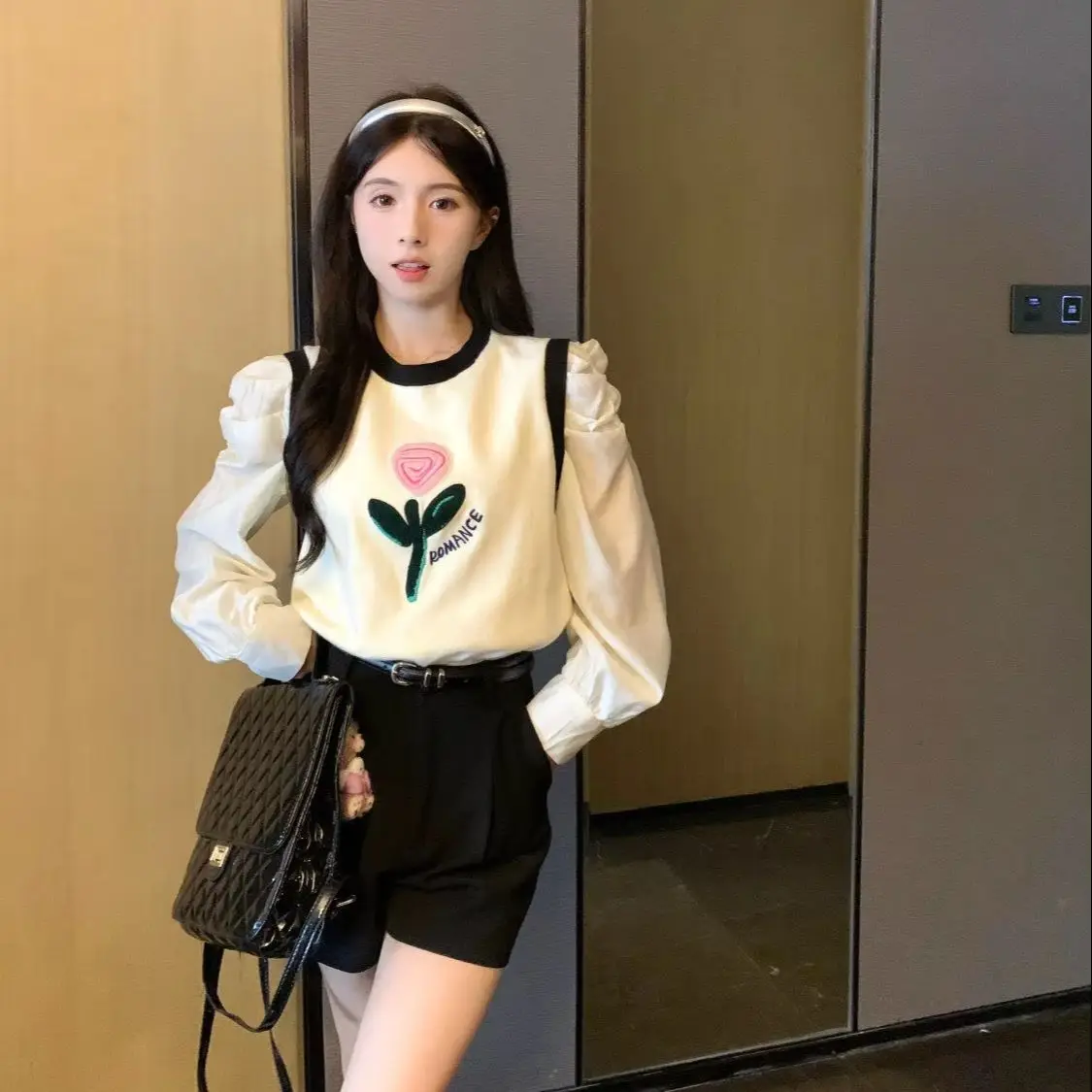 

Korea Three-Piece Knitted Vest Vest Vest Long Sleeve Shirt High Waist Slim Shorts Women'S Spring New Sweet And Spicy Style Suit